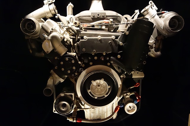 maqueta motor V8 Master Hobby